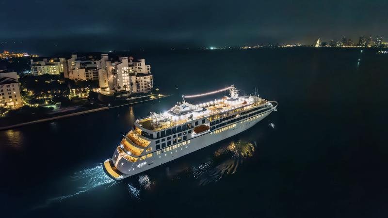 Windstar ship